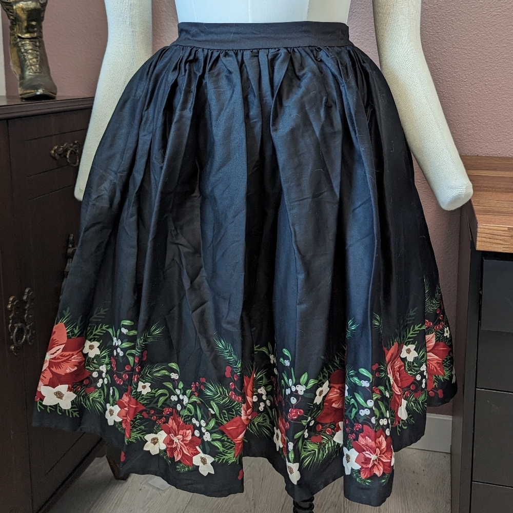 Poinsettia Festive Floral Circle Skirt by Collectif